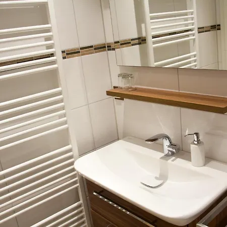 Kuckuckshaeusle 蒂蒂湖-新城